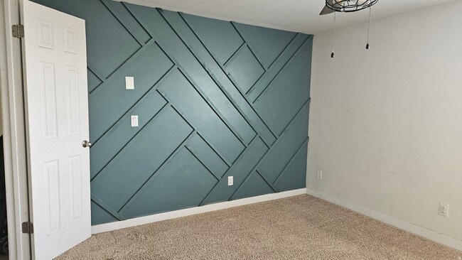 Building Photo - 297 S 200 E