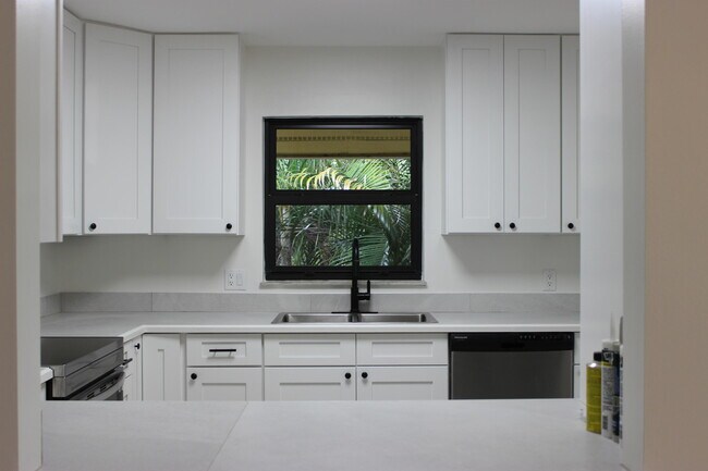 Building Photo - 4253 SE Seaward St