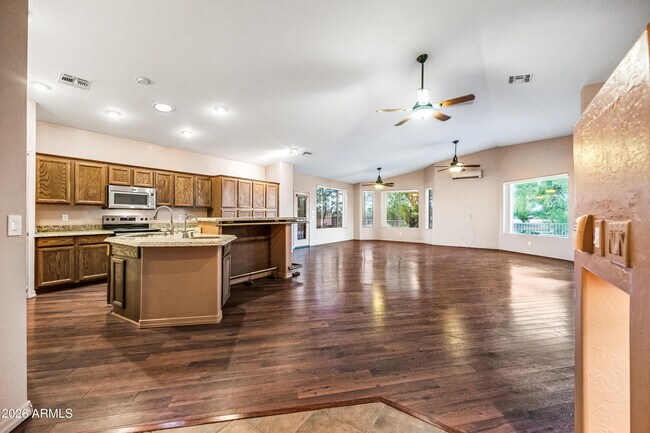 Foto del edificio - 6620 Front Nine Dr