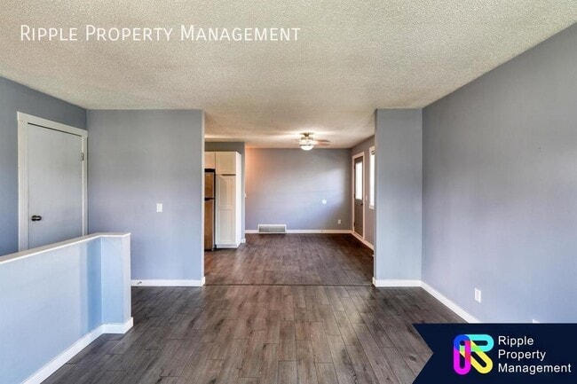 Building Photo - Amazing 3 Beds, 2 Baths | Available 09/01/...