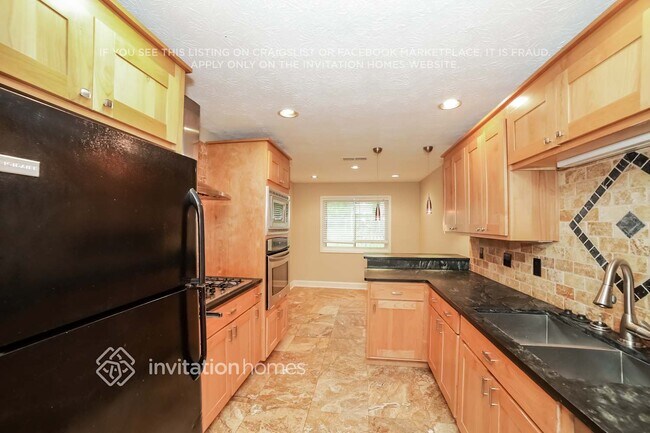 Building Photo - 4393 Fielding Ln