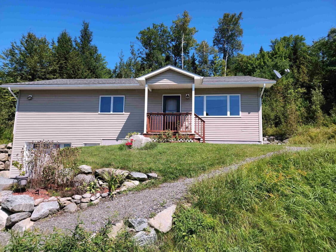 21 Village Way, Littleton, NH 03561 House Rental in Littleton, NH