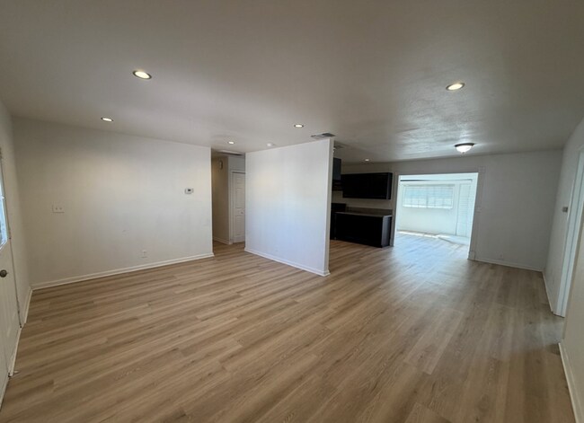 Foto del edificio - 3331 Amhurst Dr