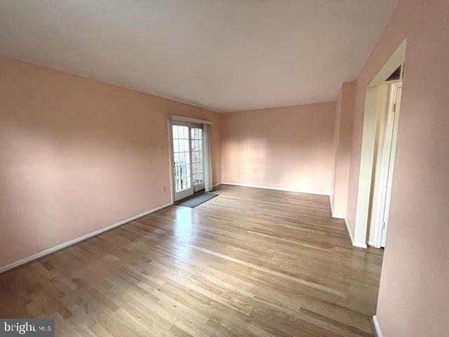 Primary Photo - 2455 N Stevens St