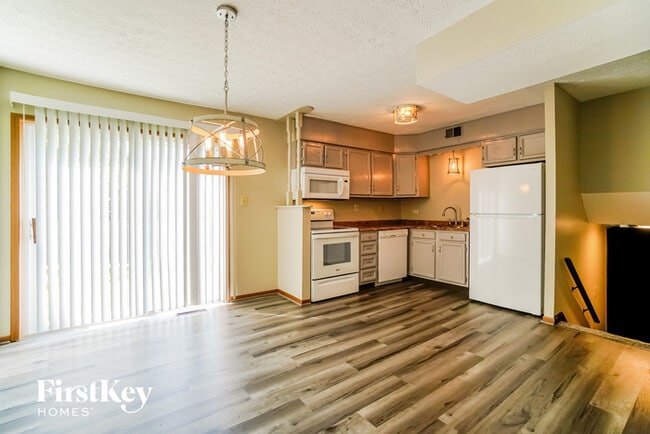 Building Photo - 627 Presidential Way