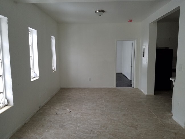 Foto del edificio - 704 14th St