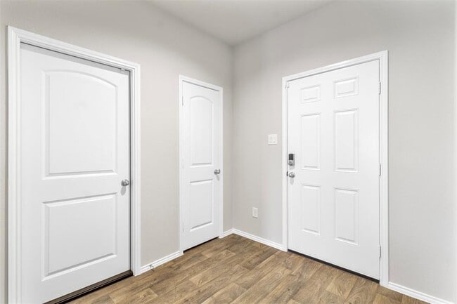 Building Photo - 21126 Waze Lewis Dr