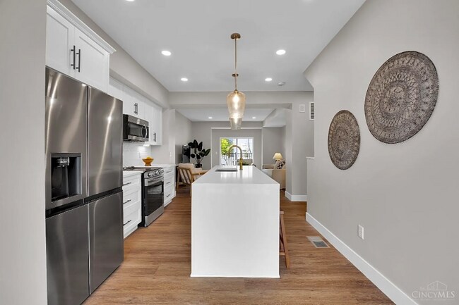 Foto del edificio - 4486 Butterfield Pl