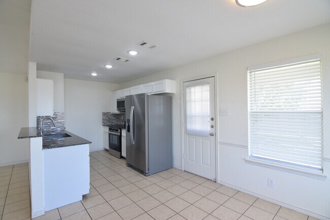 Foto del edificio - 3801 Shellrock Dr