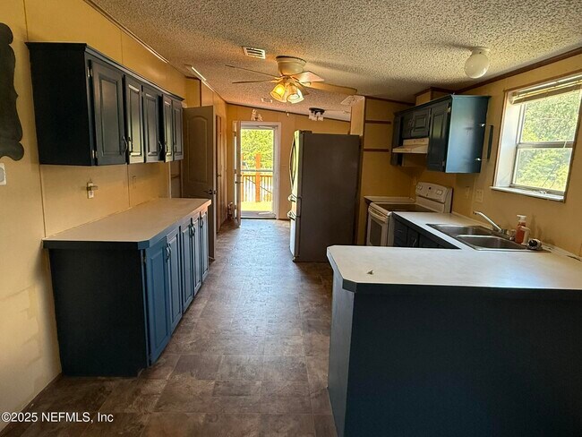 Foto del edificio - 822 Dawn Ave