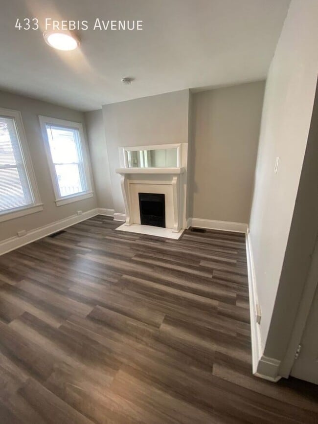 Building Photo - 433 Frebis Ave