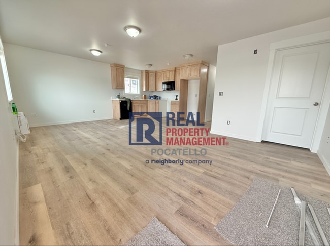 Building Photo - 5405 Park Lawn Dr