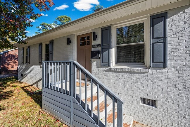 Building Photo - Newly renovated, adorable 3-bedroom, 1-bath home in Rock Hill!