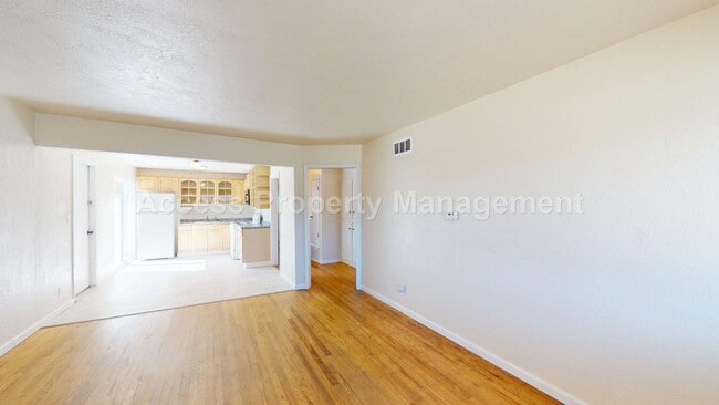 Building Photo - 145 Marilyn Ave