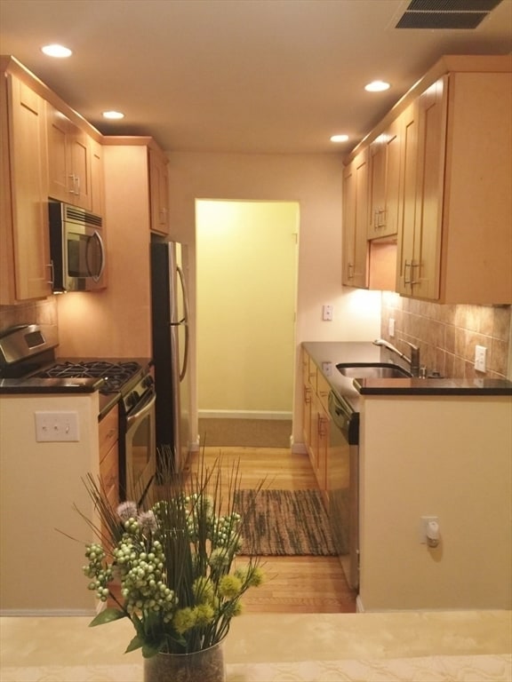 Foto del edificio - 66 St James St