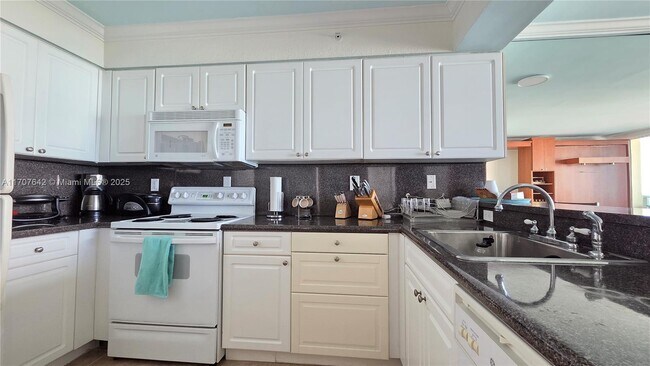 Foto del edificio - 2501 S Ocean Dr