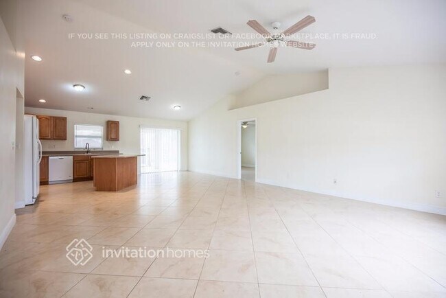 Foto del edificio - 921 NW 3rd Pl