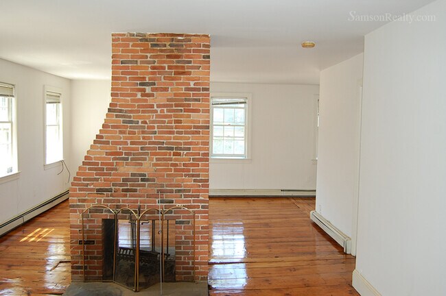 Building Photo - 123 Brook St