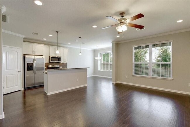 Building Photo - 13400 Briarwick Dr