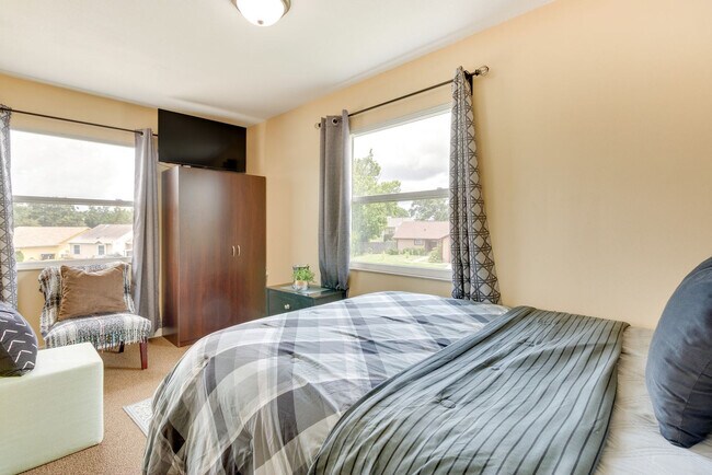 Foto del edificio - 7232 Lazy Hill Dr