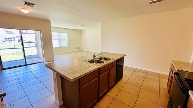 Foto del edificio - 4417 SW 15th Pl