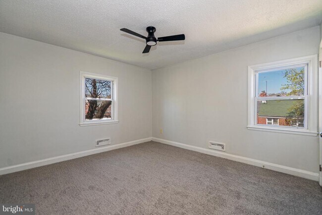 Foto del edificio - 620 Harwood Ave