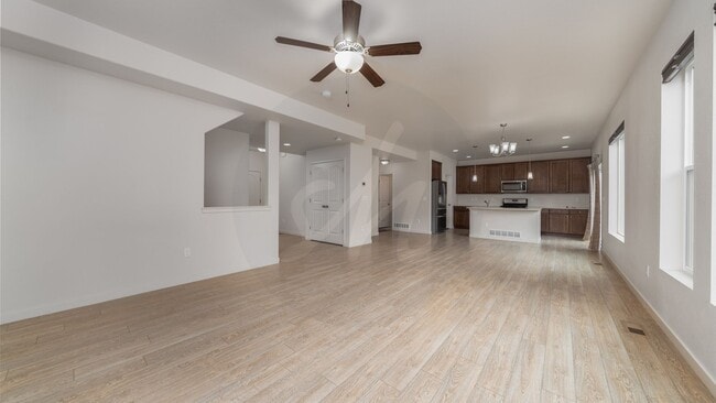 Foto del edificio - Beautiful 2 Story home in North Fork