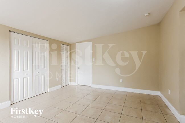 Foto del edificio - 4030 NW 8th Terrace