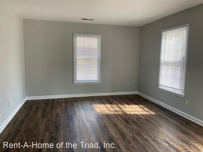 Foto del edificio - 2 br, 1 bath House - 2900 Twin Lakes Drive