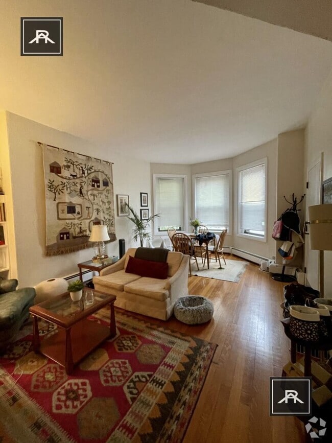Building Photo - 1728 Beacon St
