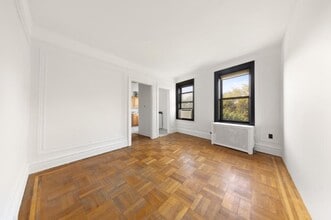 Building Photo - 655 Riverside Dr
