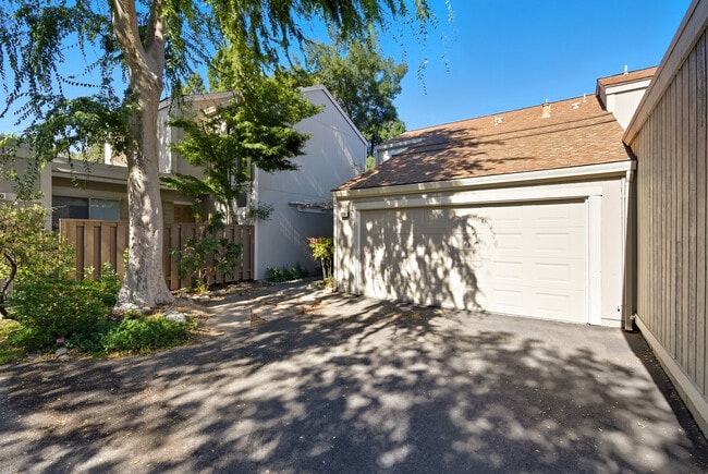 Photo - 209 Valley Oak Plaza Townhome