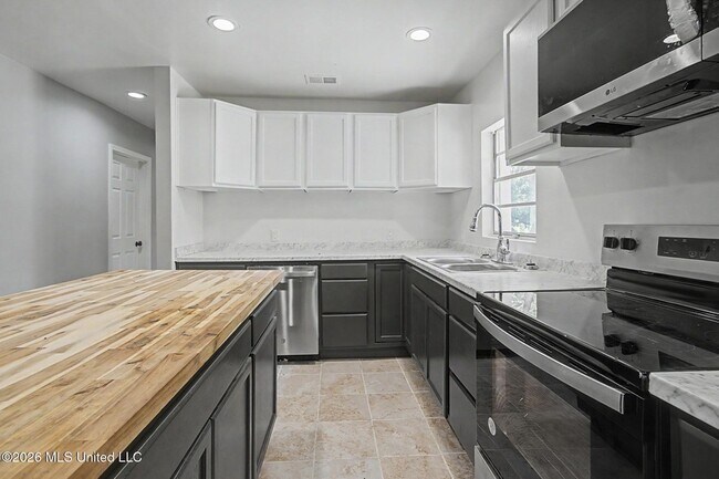 Foto del edificio - 9424 Daisy Vestry Rd
