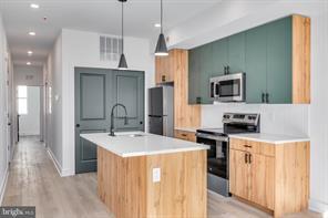 Building Photo - 1223 W Lehigh Ave