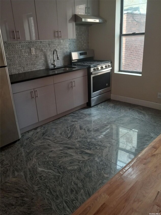 Foto principal - 117-11 Hillside Ave.