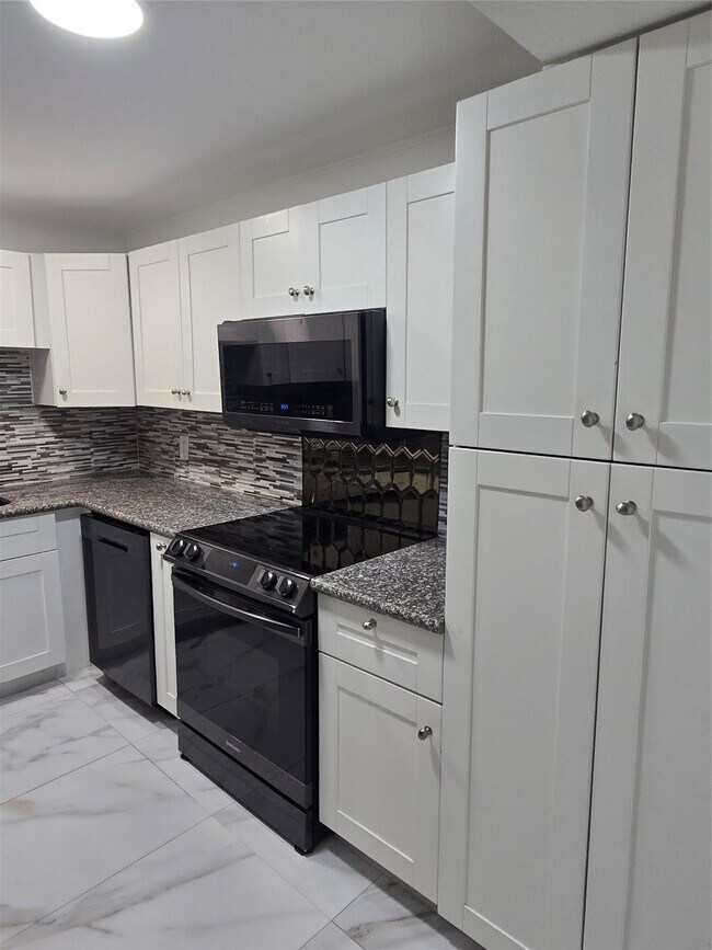 Foto del edificio - 733 SE 1st Way