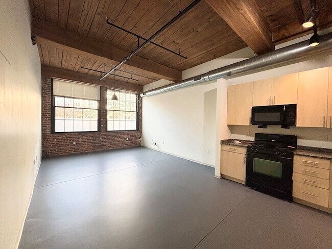 Building Photo - 88 Gerrish Ave