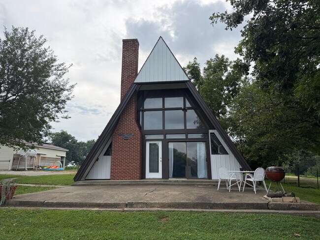 Foto del edificio - 558 E County Rd 1350 N