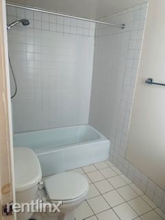 Building Photo - 5 br, 1 bath  - 671 Shelton St
