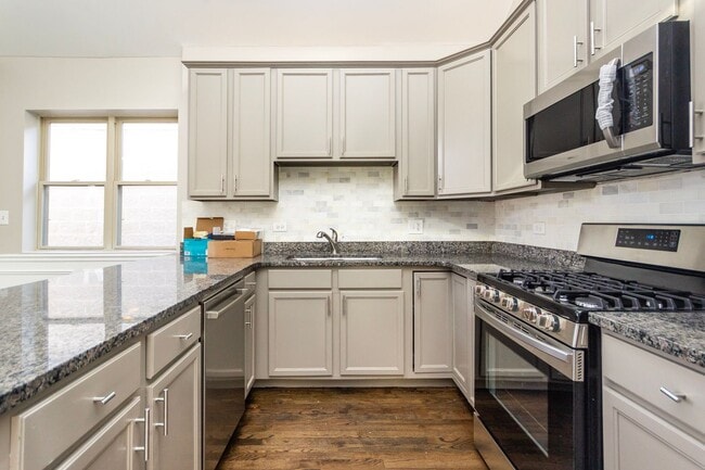 Building Photo - South Shore Stunner – 1,700 SQ FT, Master ...