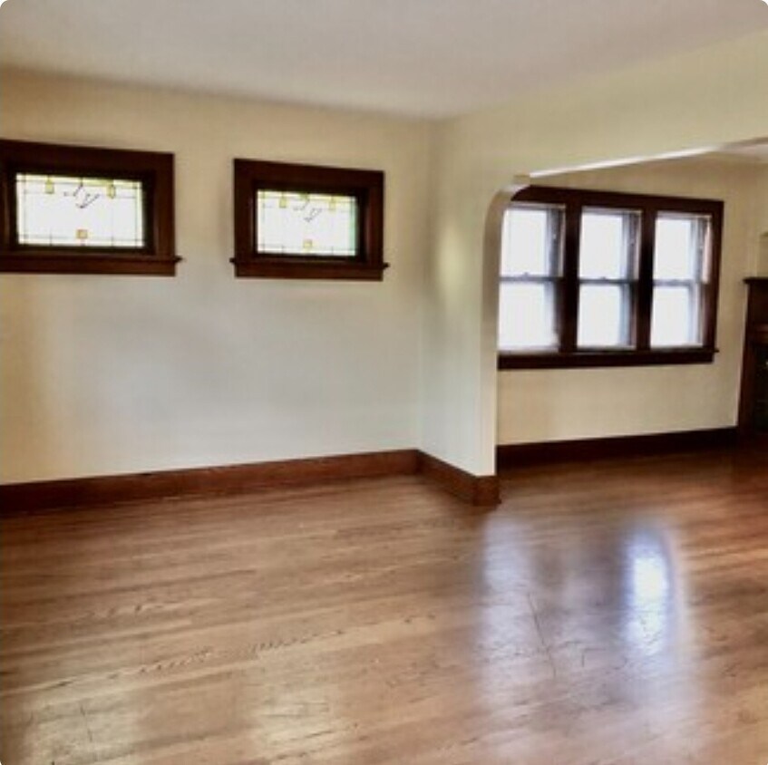 1709 E Newton Ave, Shorewood, WI 53211 Townhome Rentals in Shorewood