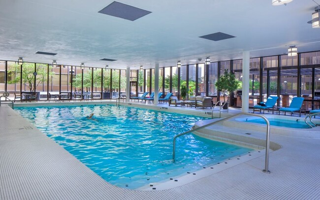 Foto del edificio - 323 E Ontario St