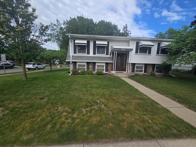 Foto del edificio - 9187 Sheldon Rd