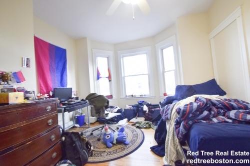 Foto principal - 3 bedroom in East Boston MA