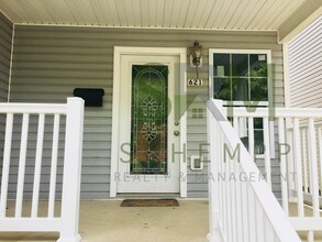 Building Photo - 621 S 19th St