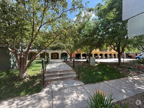 Building Photo - 2510 Taft Dr