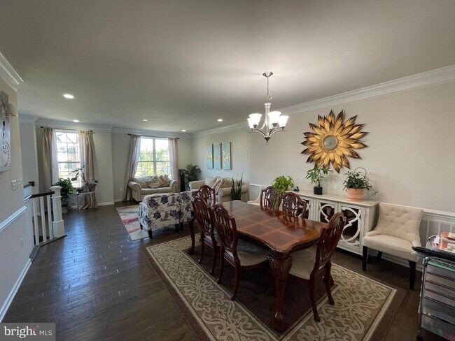 Foto del edificio - 43184 Ashville Hts Sq