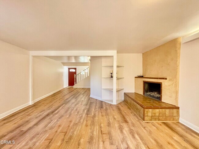 Foto del edificio - 999 Waterbury Ln