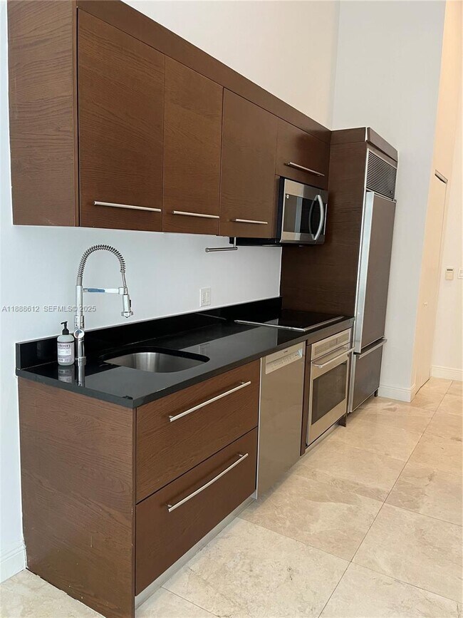 Foto del edificio - 495 Brickell Ave