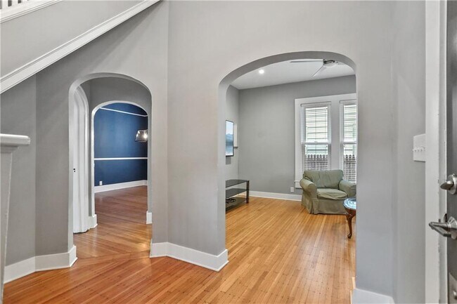 Foto del edificio - 5225 Carrollton Ave